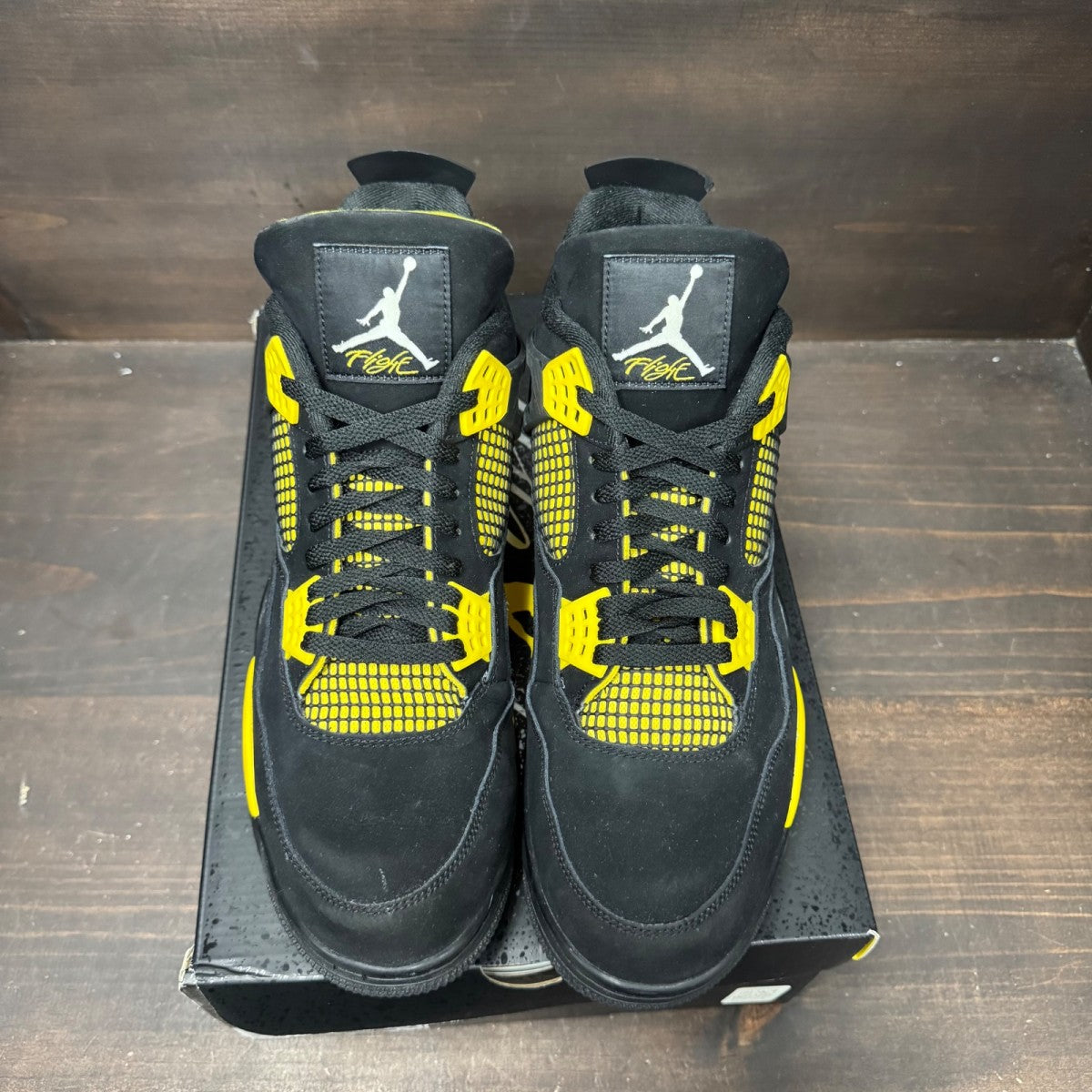 Jordan 4 Retro Thunder (2023) - Image 3
