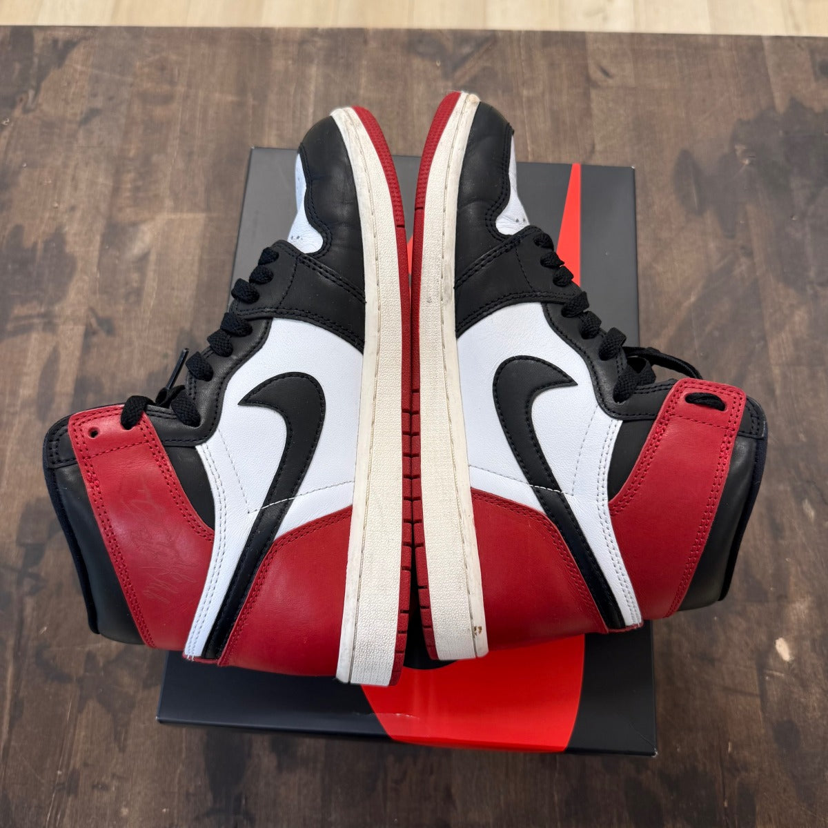 Jordan 1 Retro High OG Black Toe Reimagined Size 8.5 (Pre-Owned) - Image 4