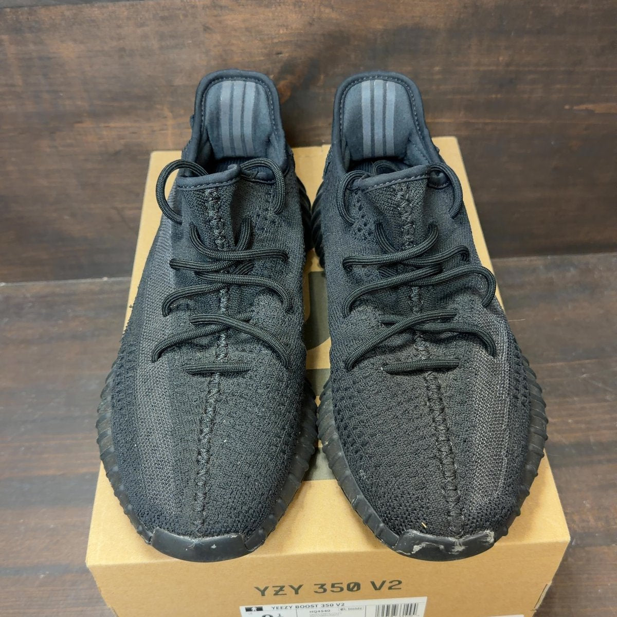 adidas Yeezy Boost 350 V2 Onyx Size 9.5 (Pre-Owned) - tag