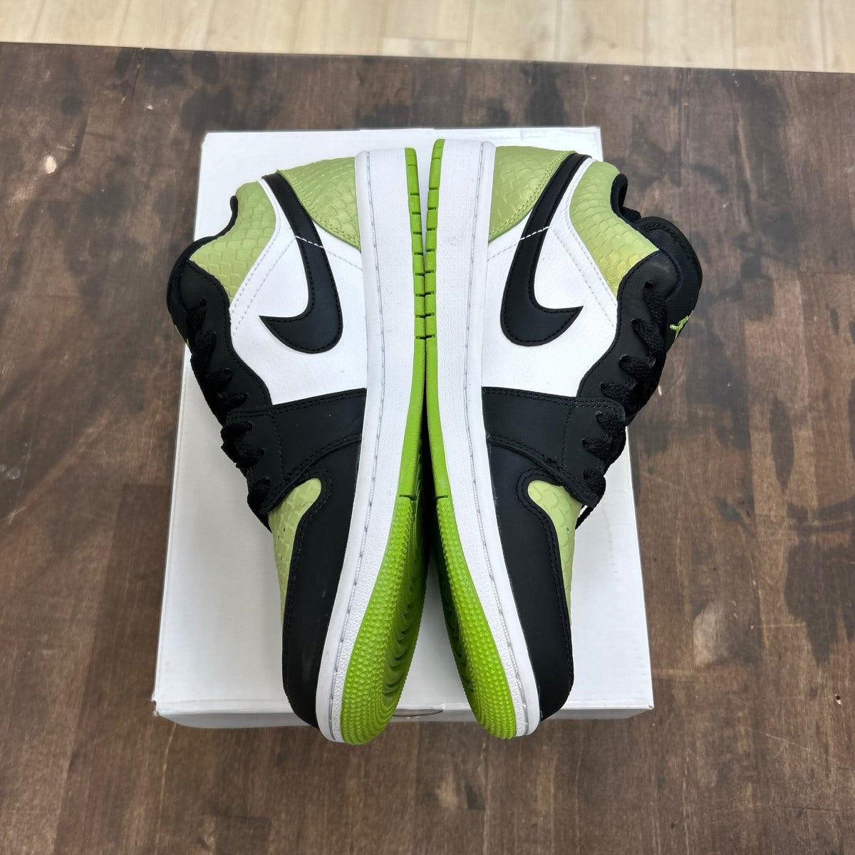 Jordan 1 Low Snakeskin Vivid Green (Women's) - Image 3