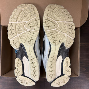 New Balance 1906R White Black Metallic Size 11.5 (Pre-Owned) - Image 7