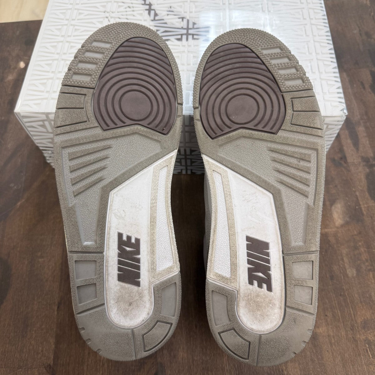 Jordan 3 Retro SP A Ma Maniére (Women's) - Image 2
