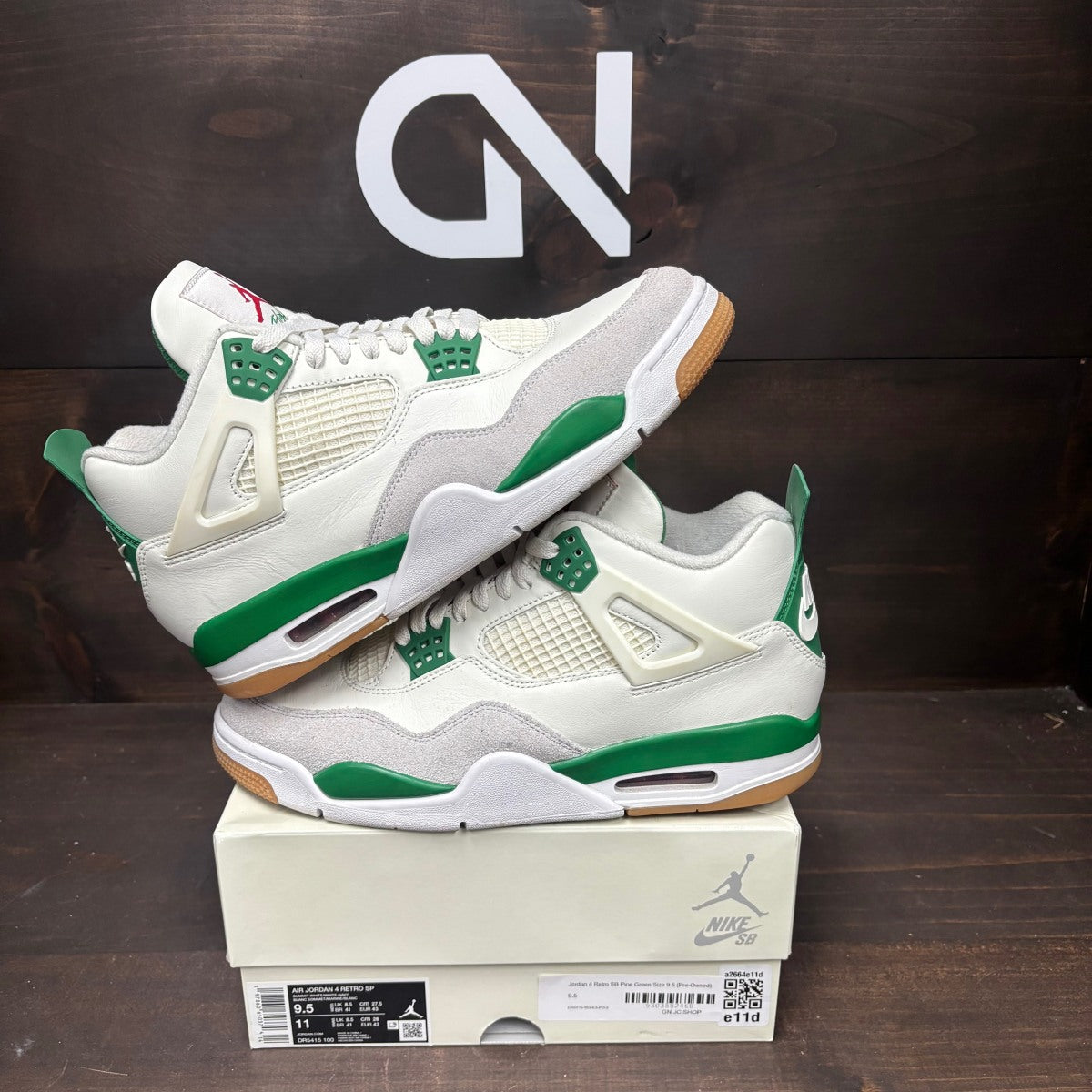 Jordan 4 Retro SB Pine Green Size 9.5 (Pre-Owned) - Image 1