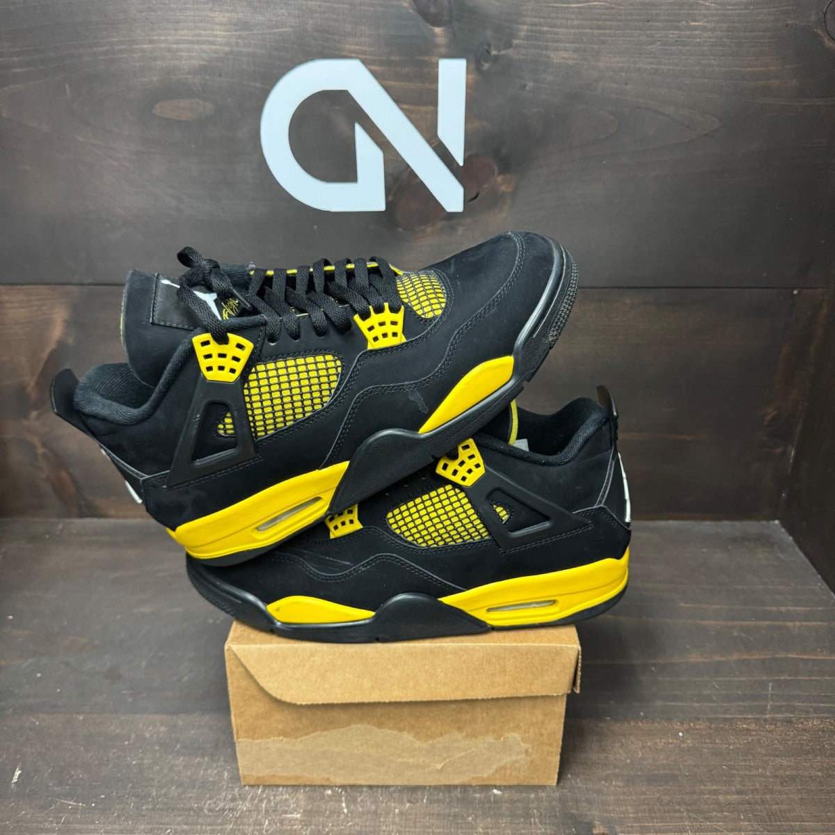 Jordan 4 Retro Thunder (2023) Size 11 (Pre-Owned) - Image 1