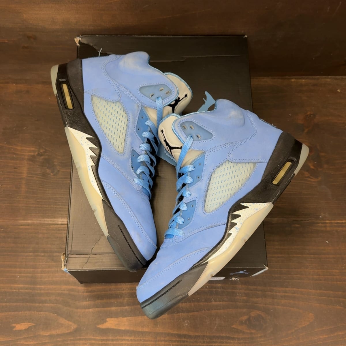 Jordan 5 Retro UNC University Blue Size 10.5 (Pre-Owned) - back