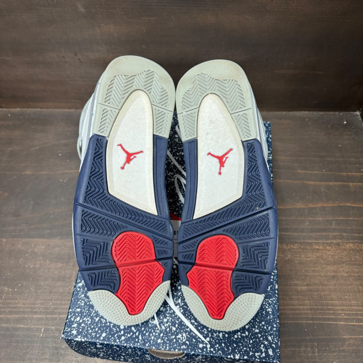 Jordan 4 Retro Midnight Navy Size 9 (Pre-Owned) - box