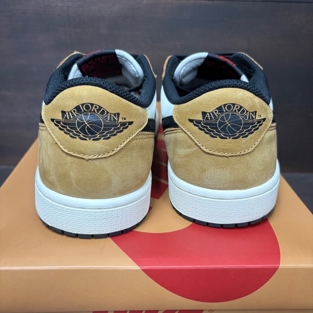 Jordan 1 Low OG Rookie of the Year Size 10.5 (Pre-Owned) - sole