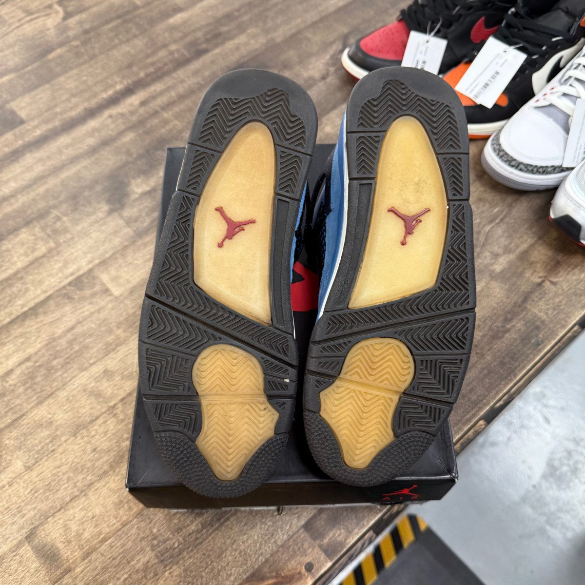 Jordan 4 Retro Travis Scott Cactus Jack - Image 5
