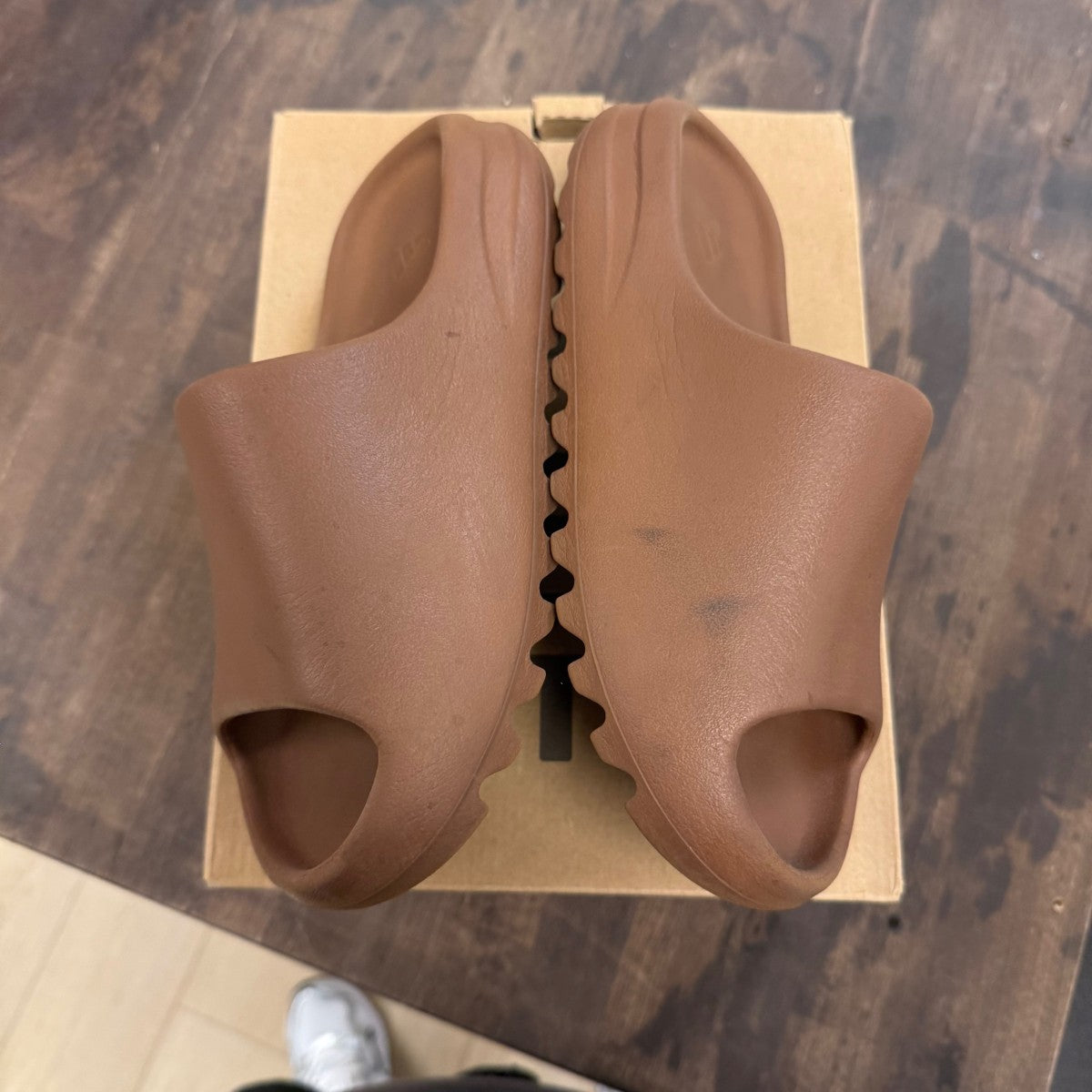 adidas Yeezy Slide Flax - Image 3