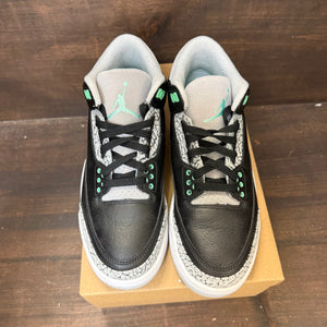 Jordan 3 Retro Green Glow Size 8.5 (Pre-Owned) - Image 2