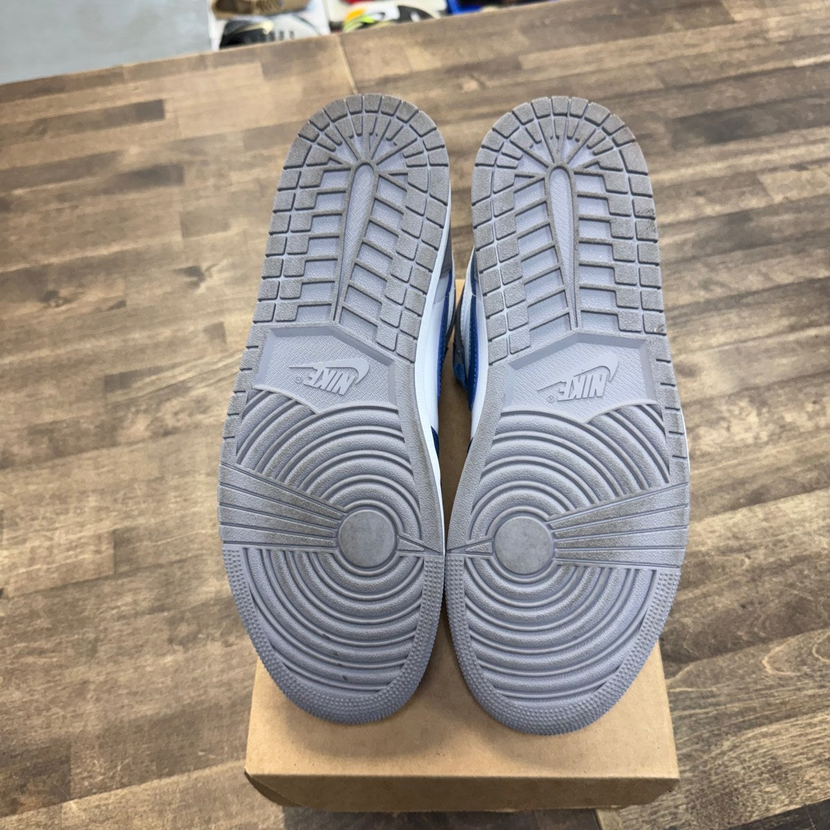Jordan 1 Retro High OG True Blue Size 13 (Pre-Owned) - Image 5