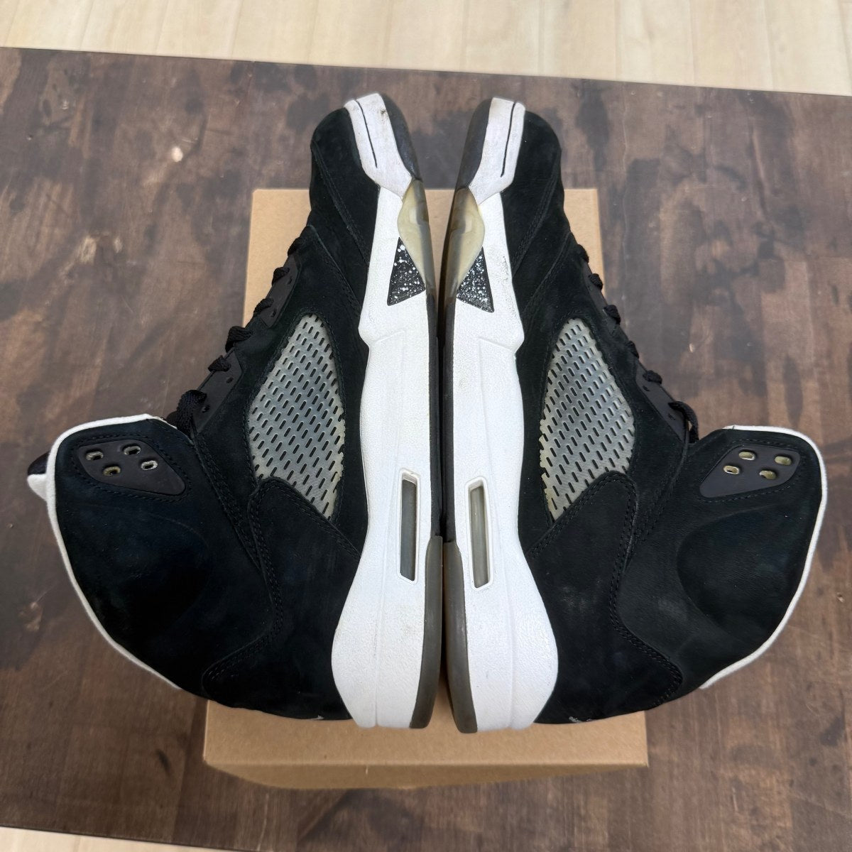 Jordan 5 Retro Oreo (2013) Size 13 (Pre-Owned) - Image 4