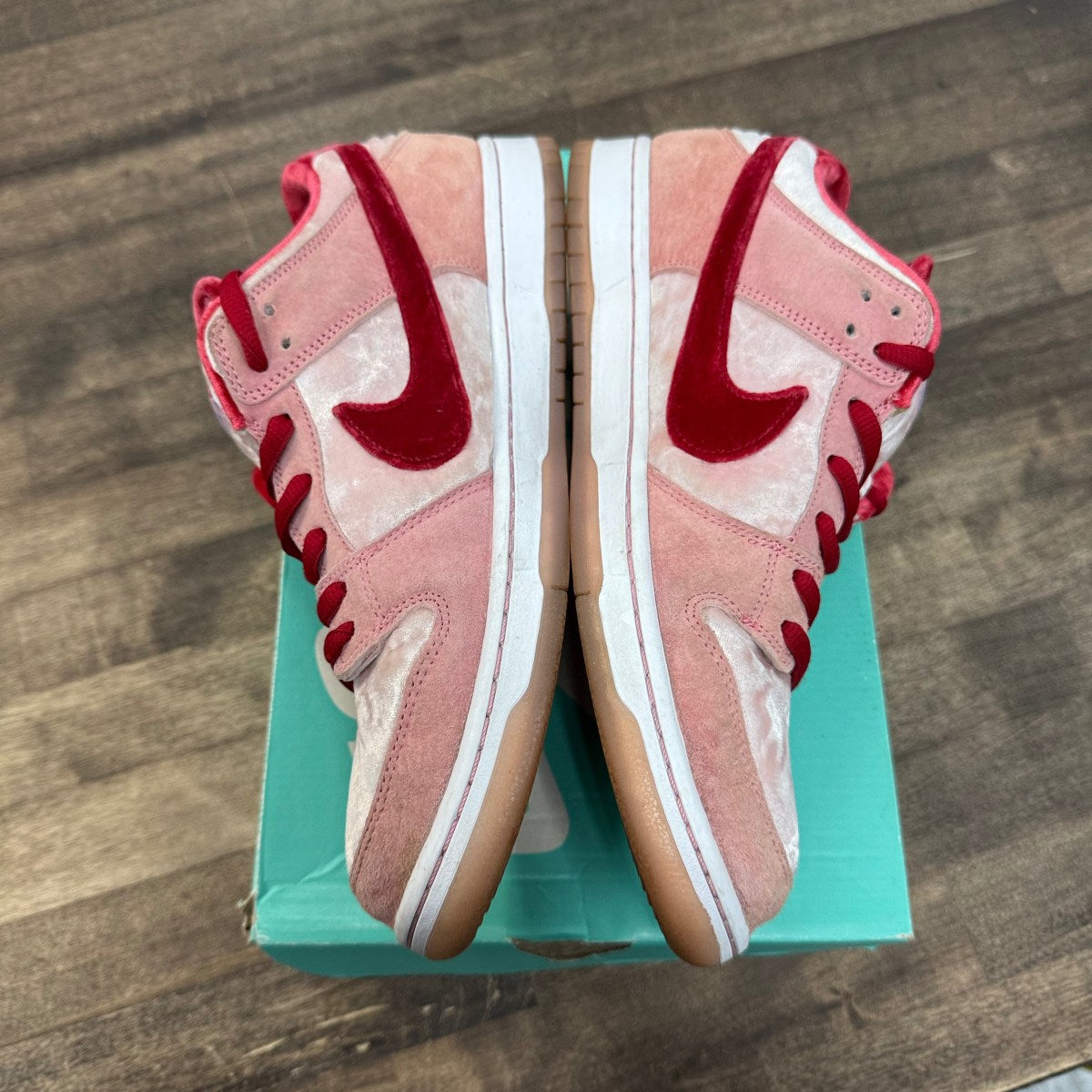 Nike SB Dunk Low StrangeLove Skateboards - Image 3