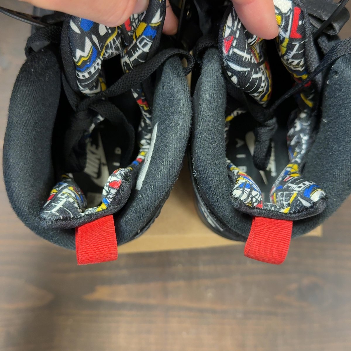 Jordan 8 Retro Playoffs (2023) Size 9.5 (Pre-Owned) - aux