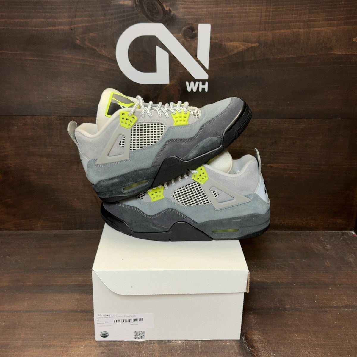 Jordan 4 Retro SE 95 Neon Size 9.5 (Pre-Owned) - Image 1
