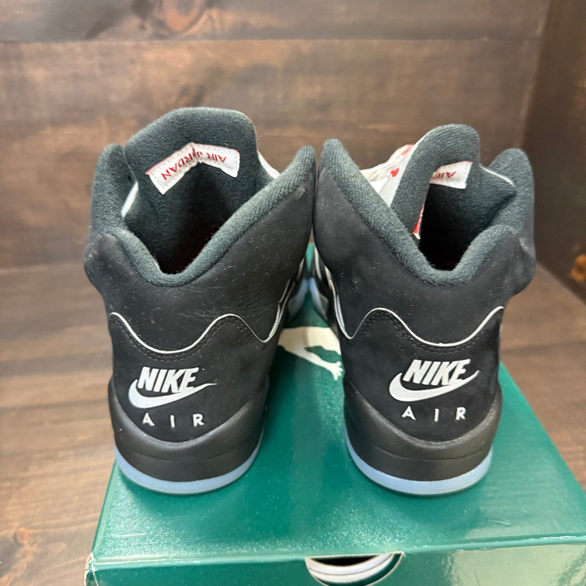 Jordan 5 Retro OG Black Metallic Reimagined (GS) Size 6.5Y (Pre-Owned) - Image 3