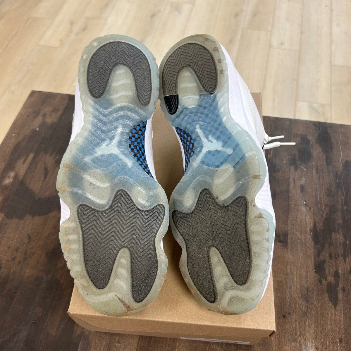 Jordan 11 Retro Low Legend Blue Size 11 (Pre-Owned) - Image 5