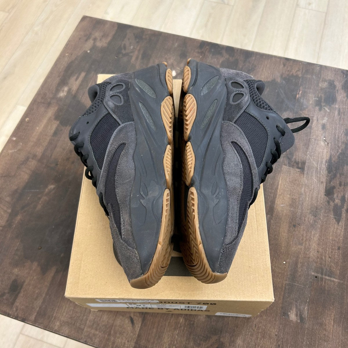 adidas Yeezy Boost 700 Utility Black Size 9.5 (Pre-Owned)