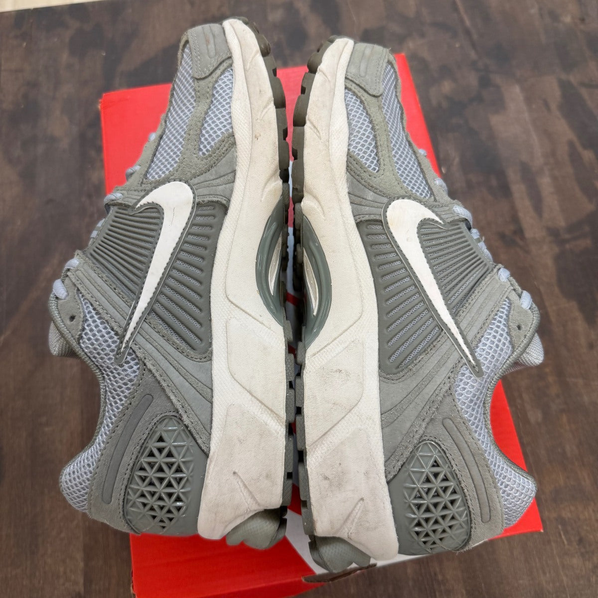 Nike Zoom Vomero 5 Dark Stucco - Image 4