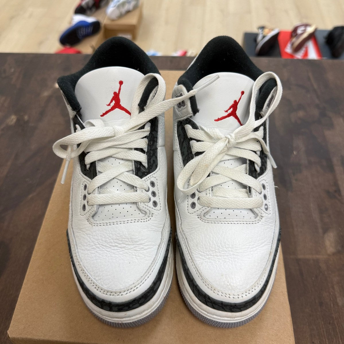 Jordan 3 Retro Cement Grey (GS) Size 4.5Y (Pre-Owned) - Image 2