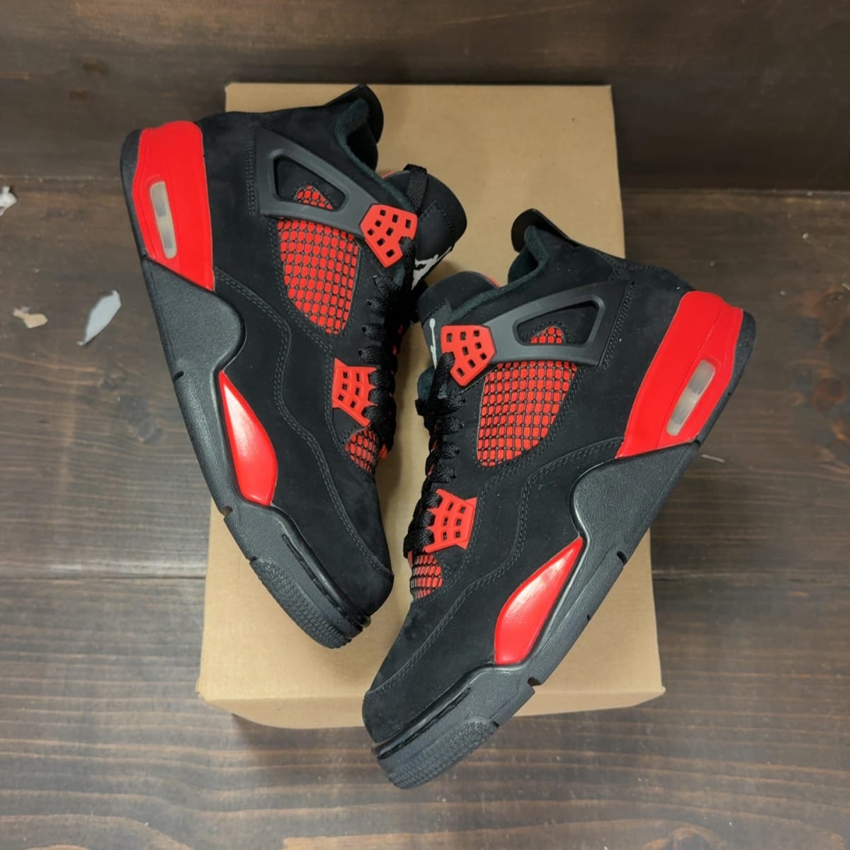 Jordan 4 Retro Red Thunder Size 8 (Pre-Owned) - back