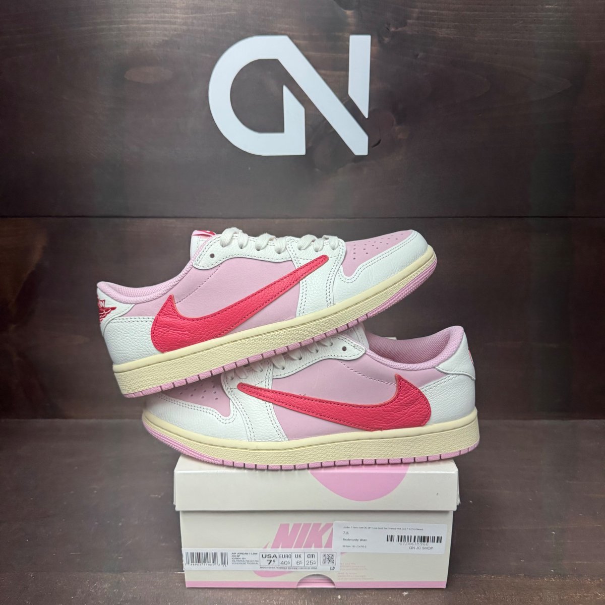 Jordan 1 Retro Low OG SP Travis Scott Sail Tropical Pink Size 7.5 (Pre-Owned) - front