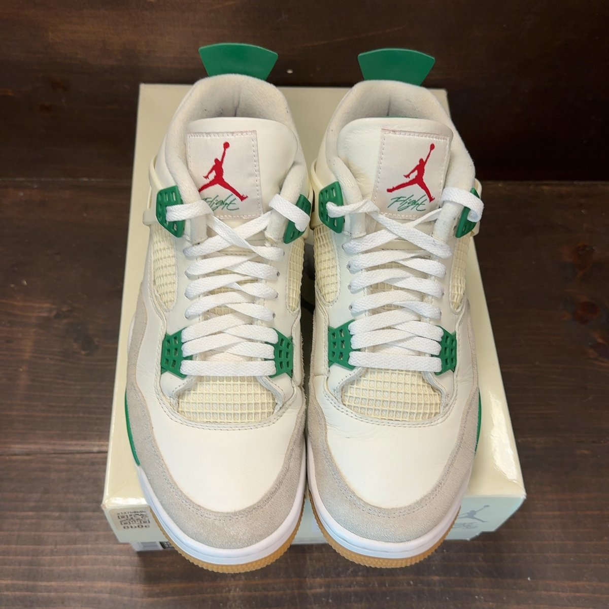 Jordan 4 Retro SB Pine Green Size 10.5 (Pre-Owned) - tag