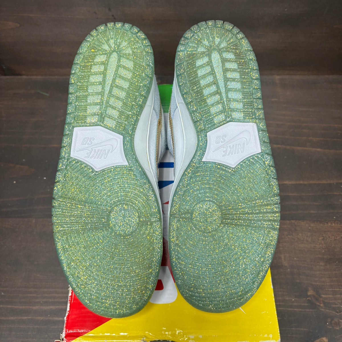 Nike SB Dunk Low Sean Cliver - Image 6