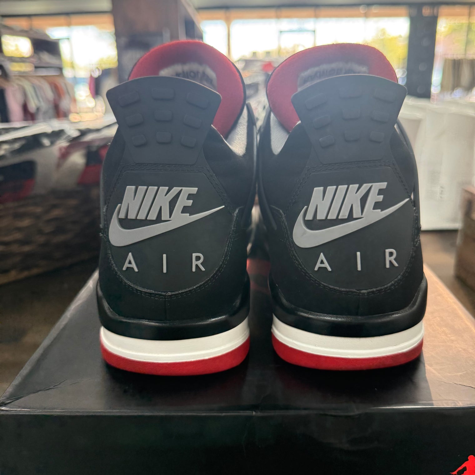 Bred Jordan 4 2019 (USED)