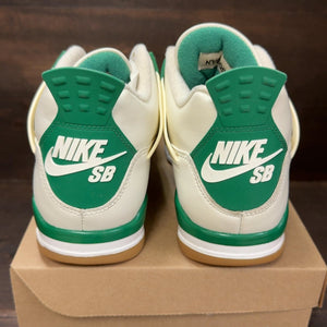 Jordan 4 Retro SB Pine Green Size 8.5 (Pre-Owned) - aux