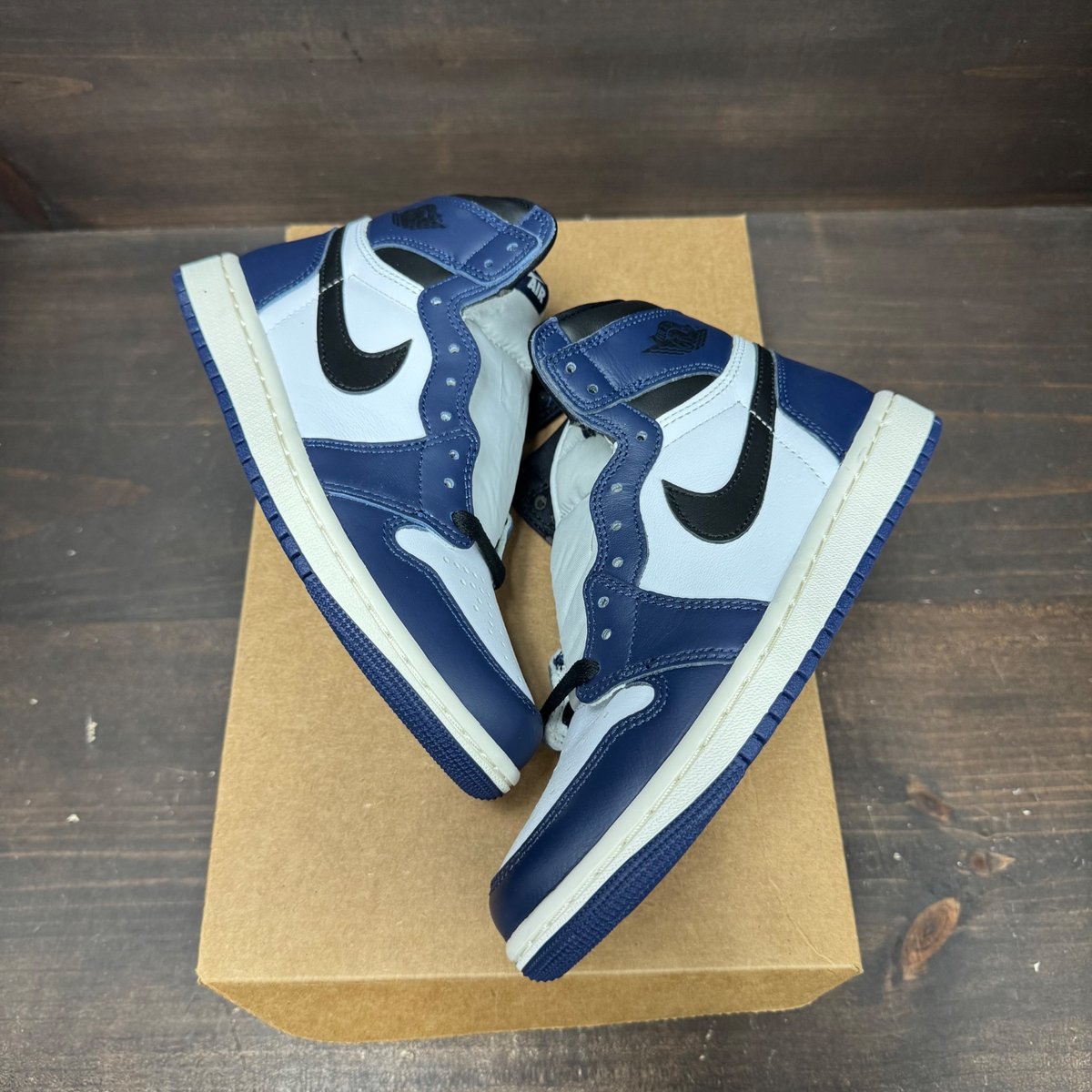 Jordan 1 Retro High OG Midnight Navy Size 5 - back