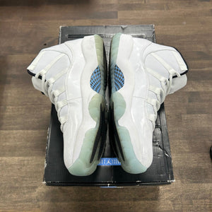 Jordan 11 Retro Legend Blue (2014) Size 9 (Pre-Owned) - Image 3