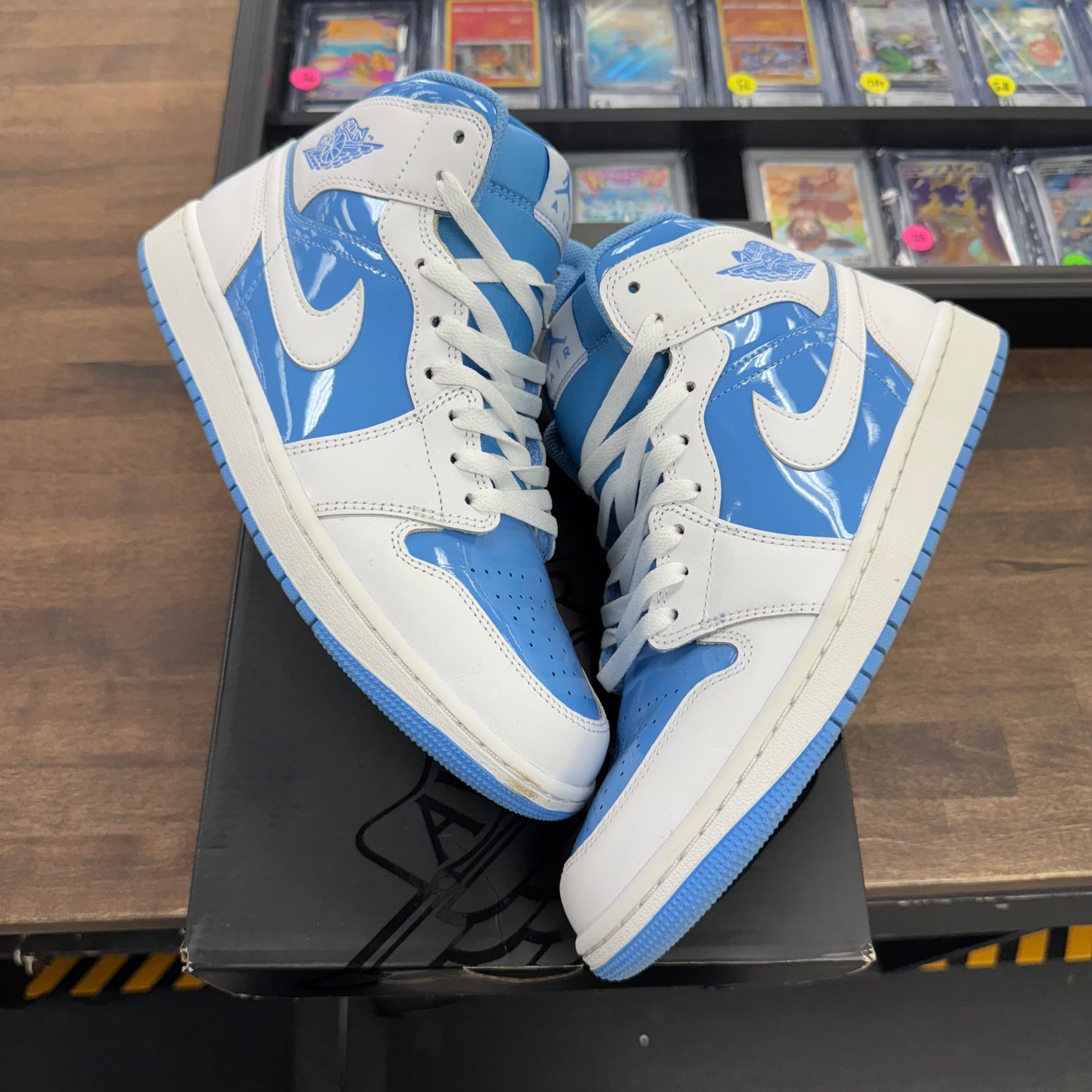Legend Blue Jordan 1 Mid (USED)