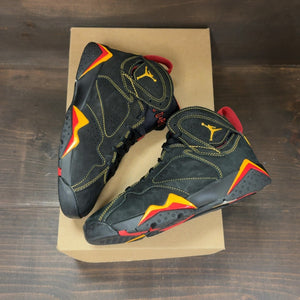 Jordan 7 Retro Citrus (2022) (GS) Size 5Y (Pre-Owned) - Image 2
