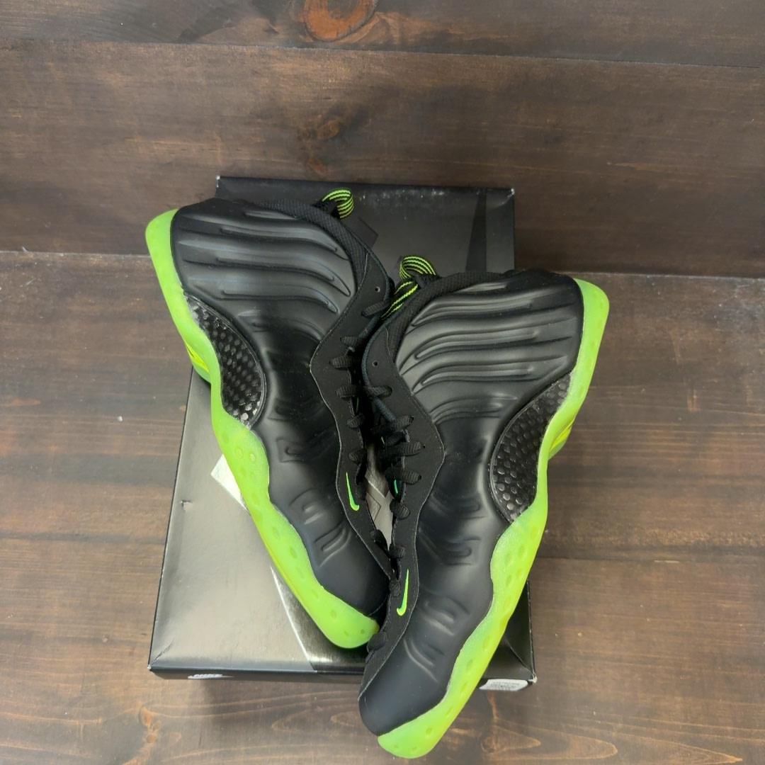 Nike Air Foamposite One Black Volt - Image 2
