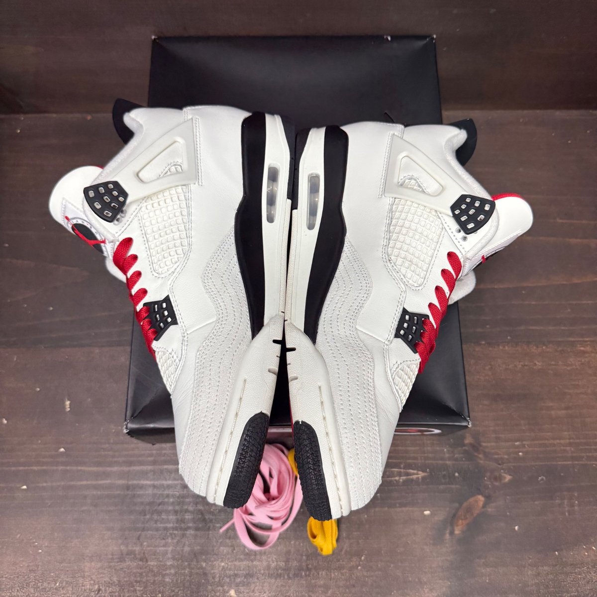 Jordan 4 Retro OG Flight Club Size 11.5 (Pre-Owned) - side