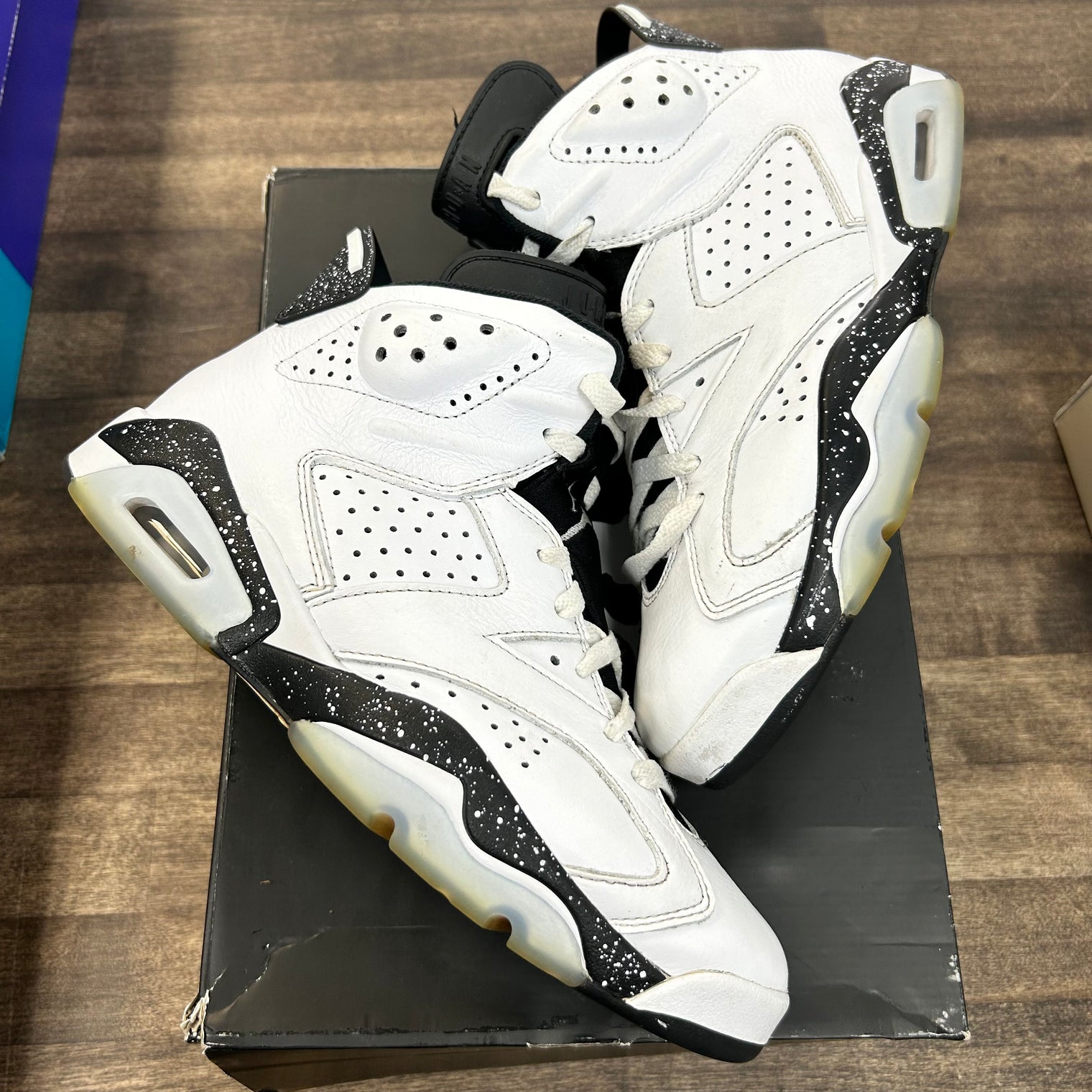 Reverse Oreo Jordan 6 (USED)