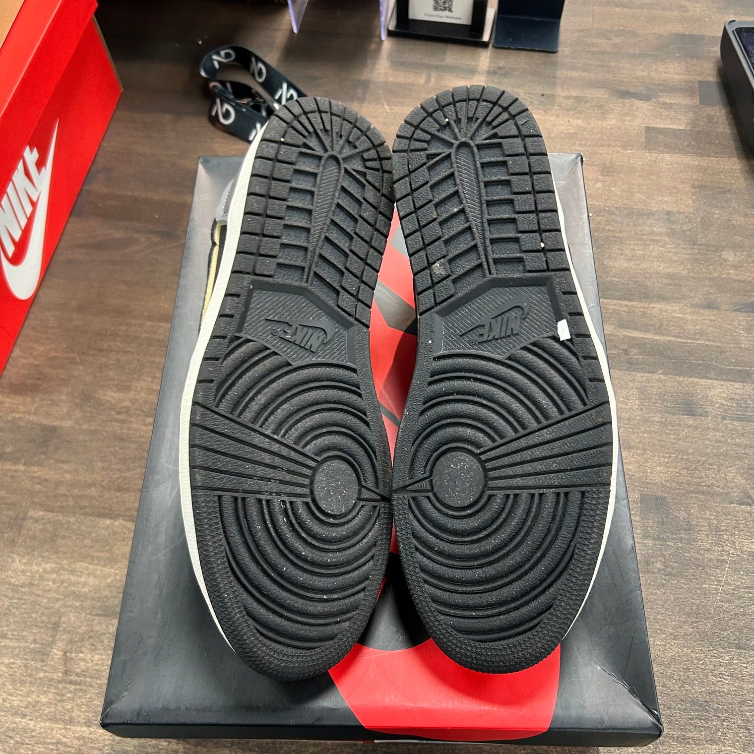 Black Smoke Grey Jordan 1 Low OG EX (USED)