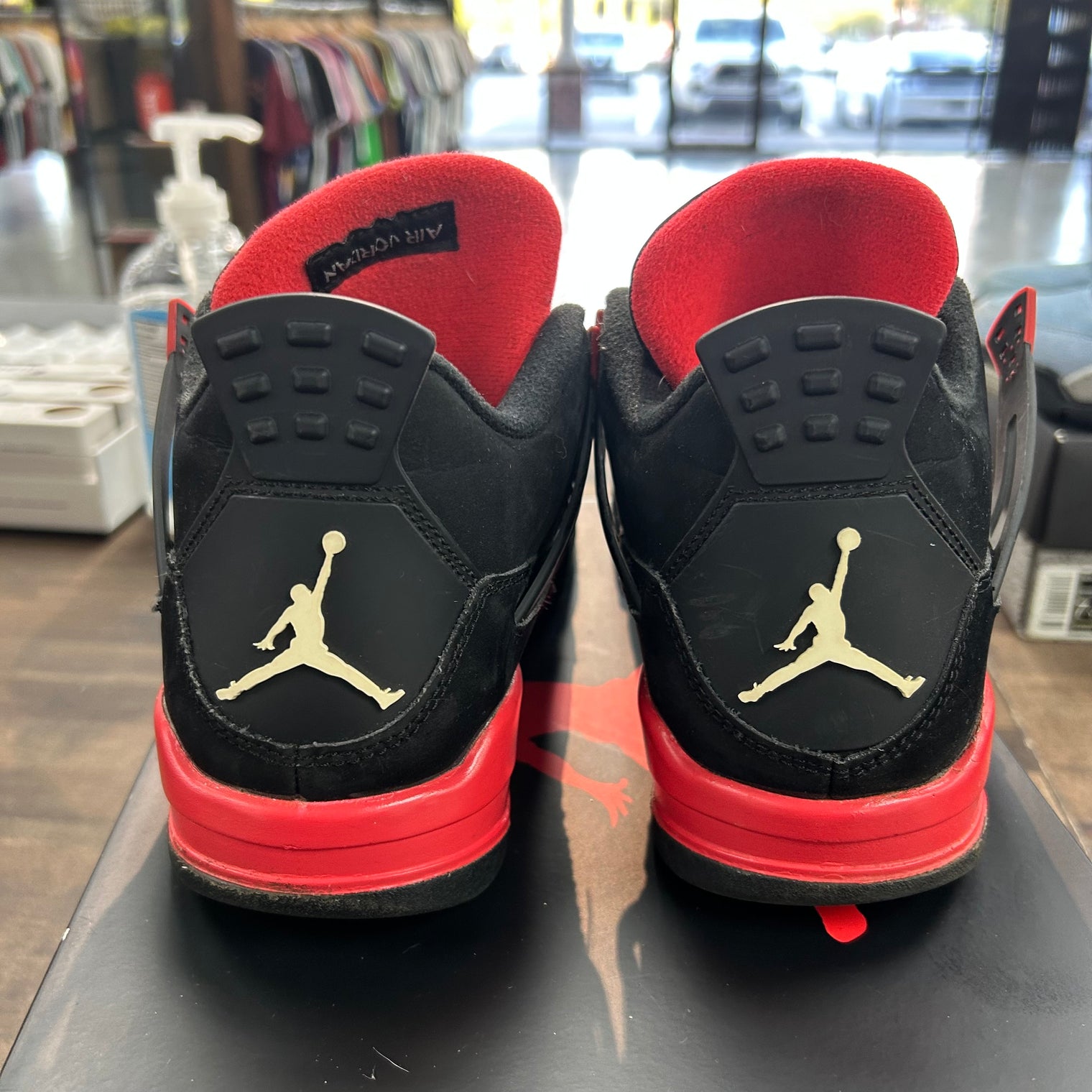 (GS) Red Thunder Jordan 4 (USED)