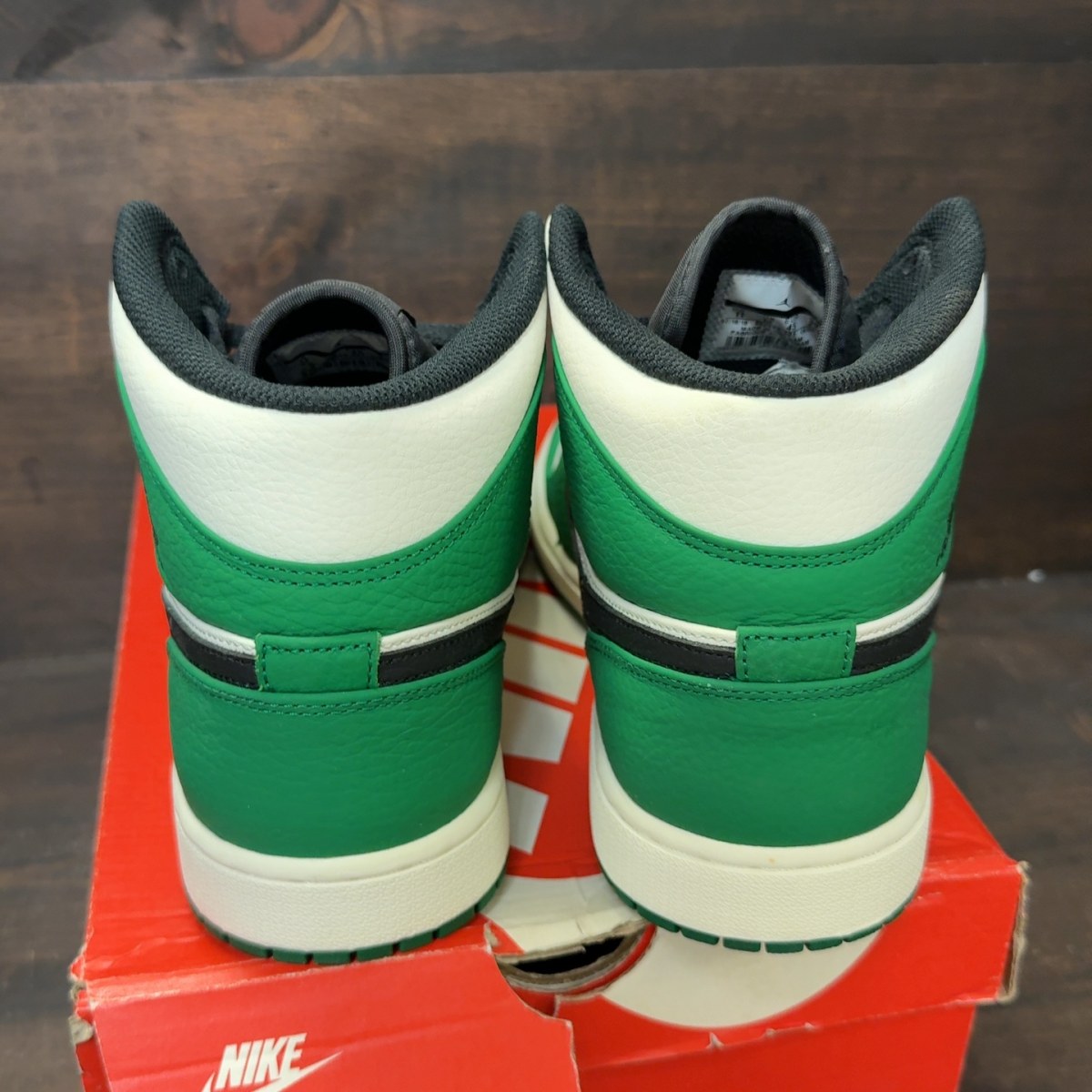 Jordan 1 Mid Pine Green Size 11 (Pre-Owned) - Image 4
