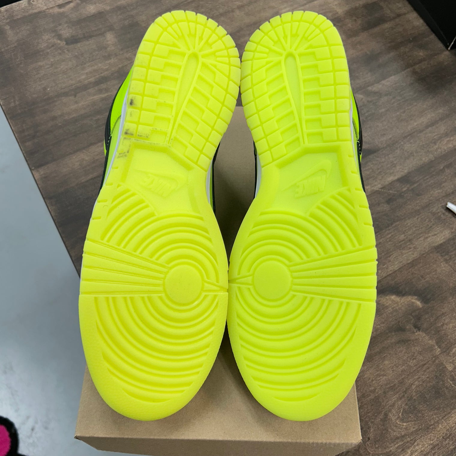 Volt Dunk Low SE (USED, No box)