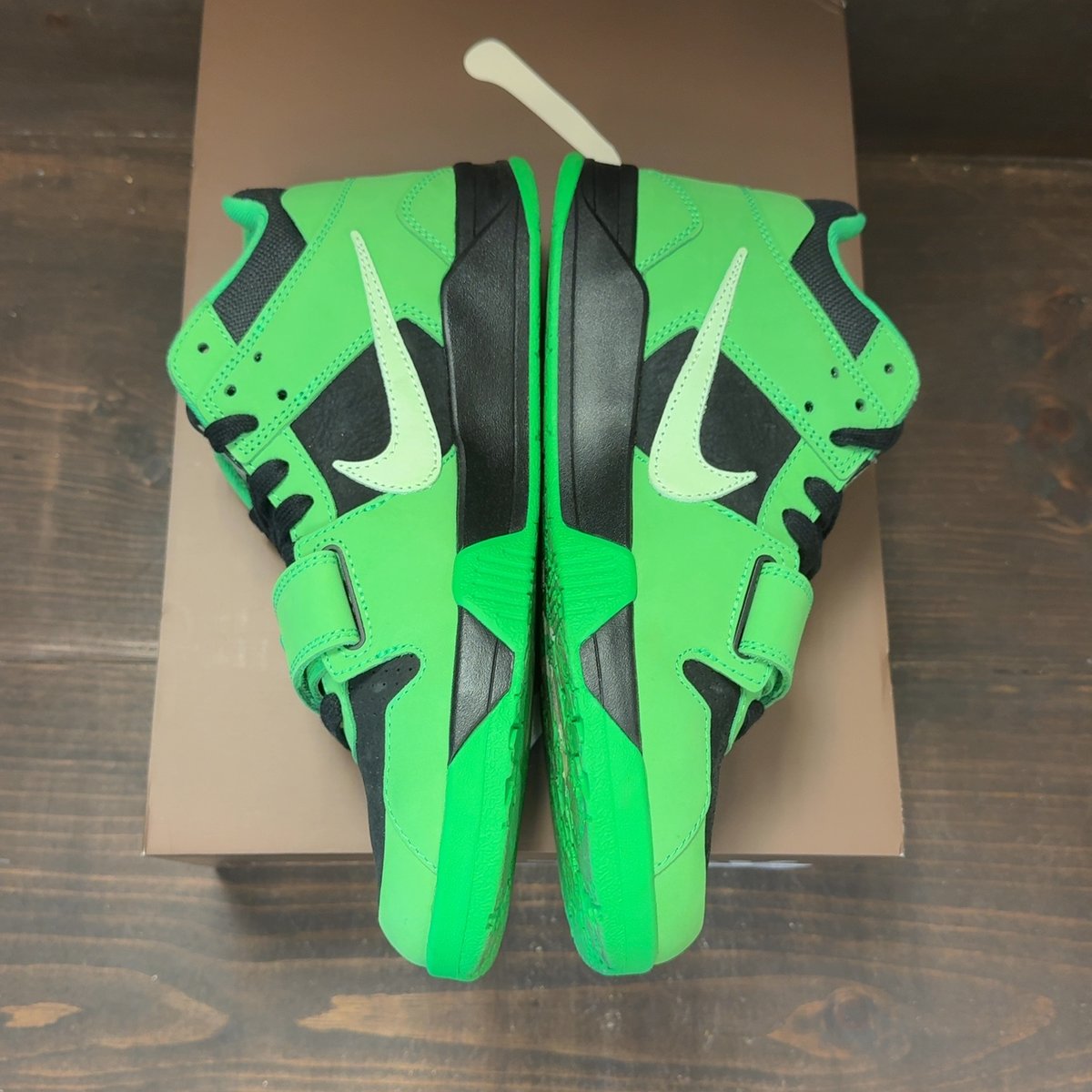 Jordan CJ1 T-Rexx Travis Scott Green Spark Size 9 (Pre-Owned) - aux