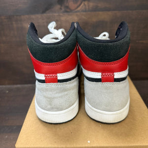 Jordan 1 Retro High Light Smoke Grey Size 8 (Pre-Owned) - Image 3
