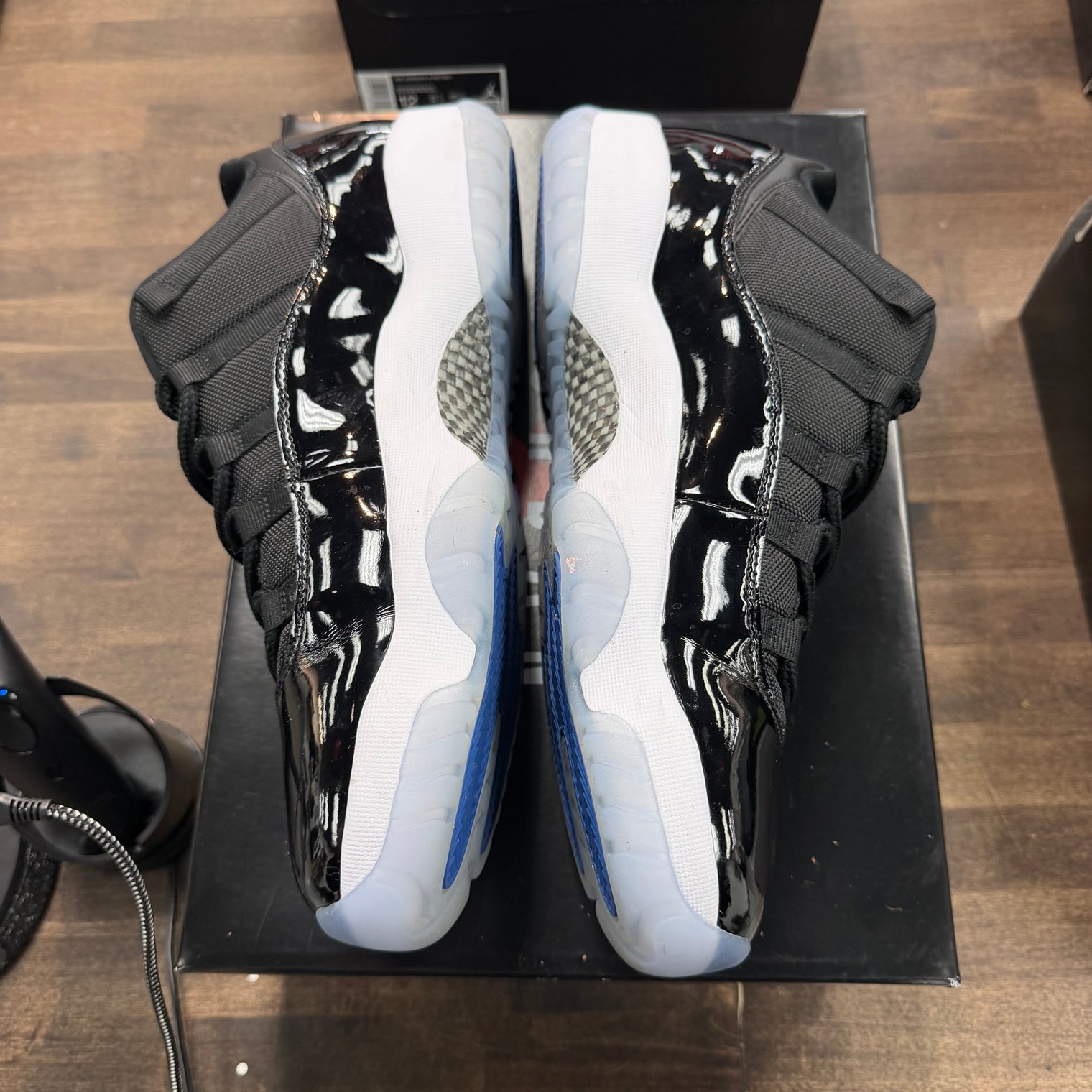 Space Jam Jordan 11 Retro Low (USED)