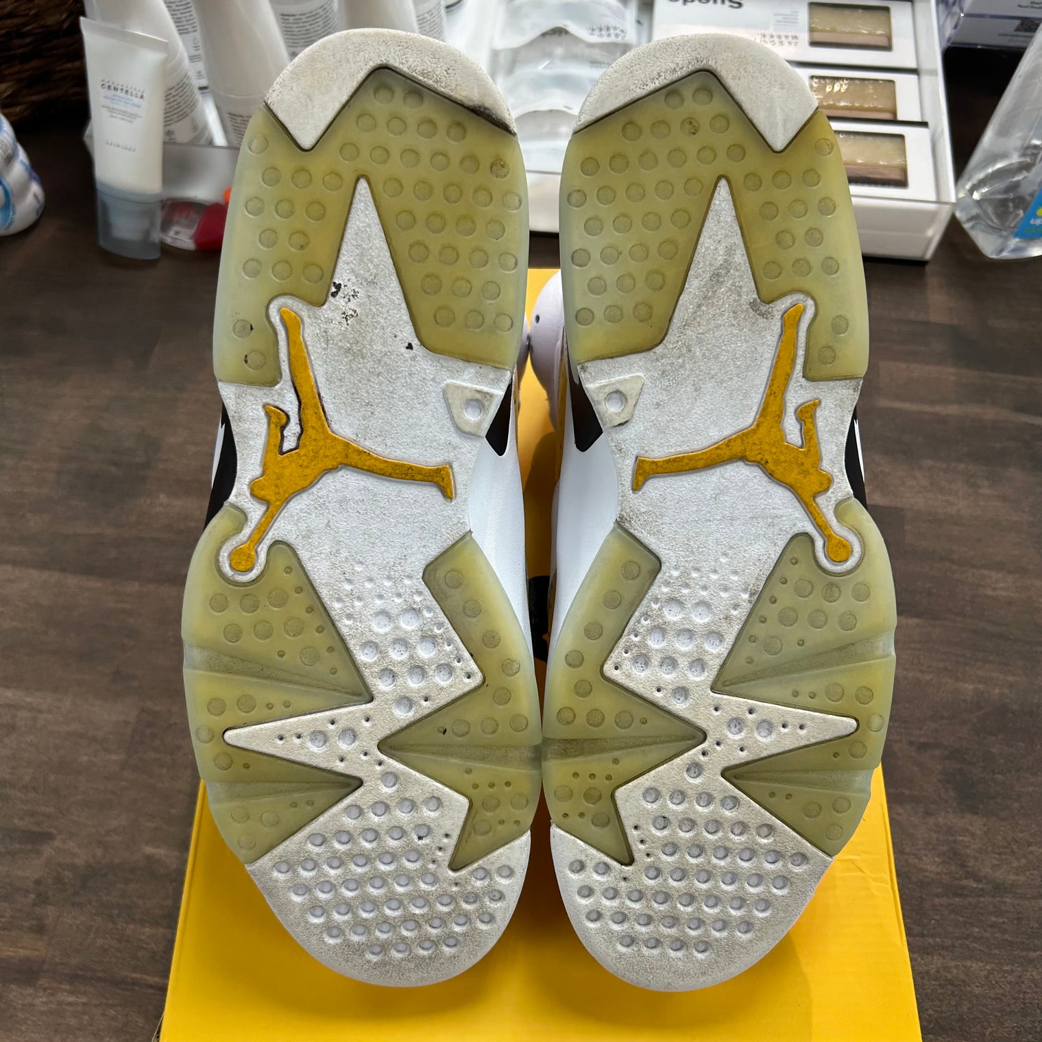 Yellow Ochre Jordan 6 Retro (USED)