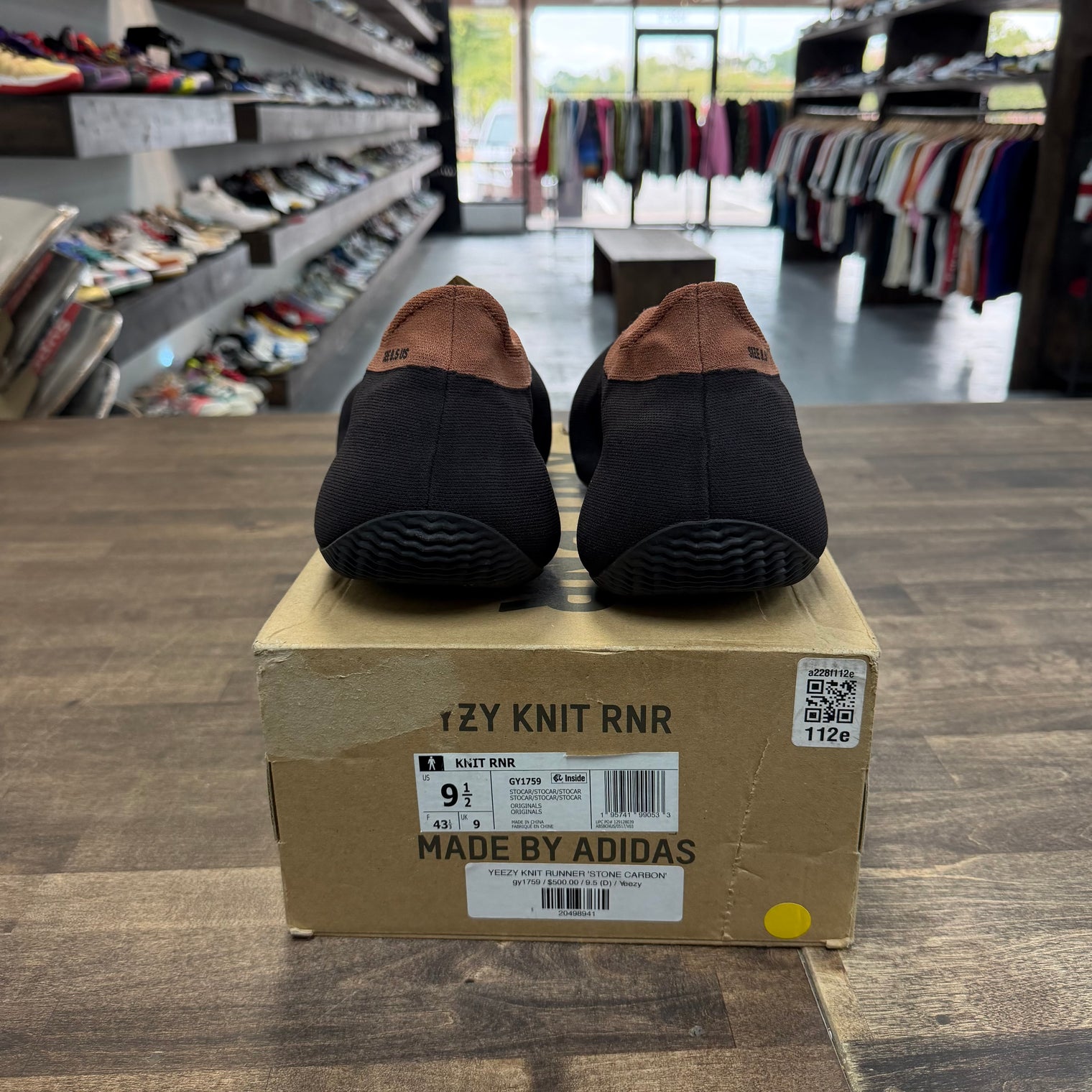 Stone Carbon Yeezy Knit RNNR (USED)