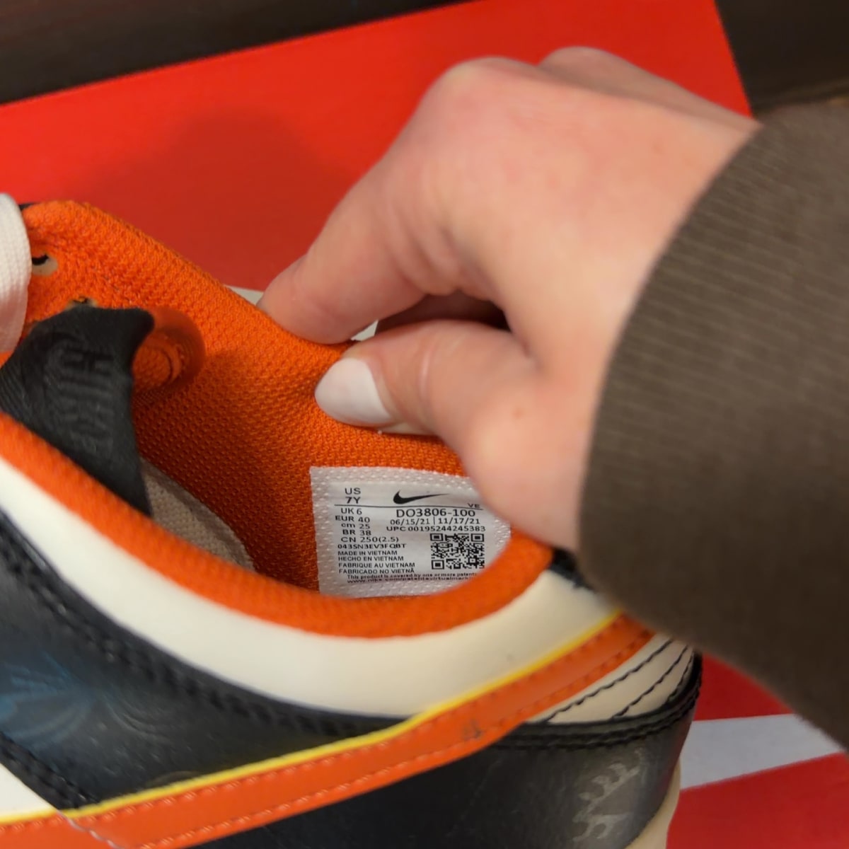 Nike Dunk Low PRM Halloween (2021) (GS) - Image 8