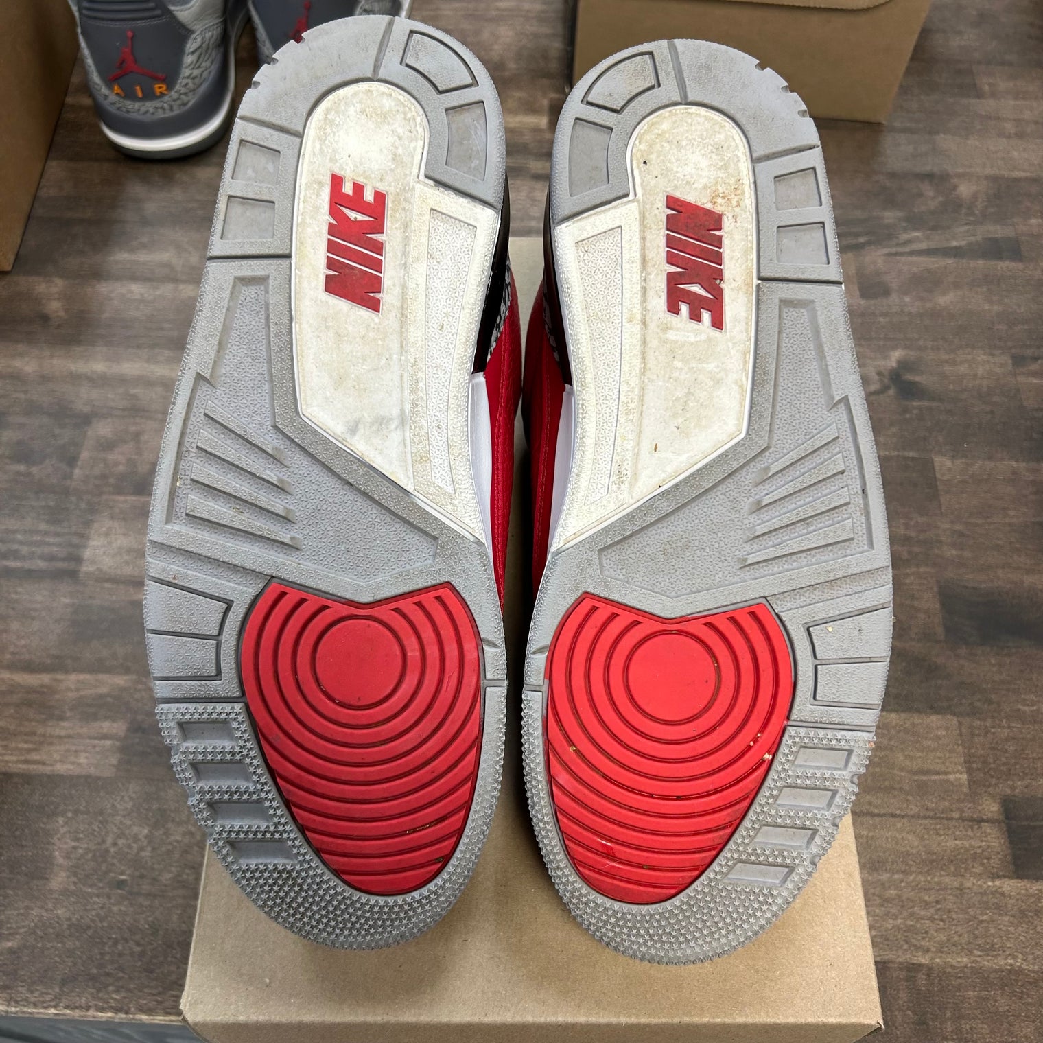 Unite Red Jordan 3 Retro (USED,No Box)