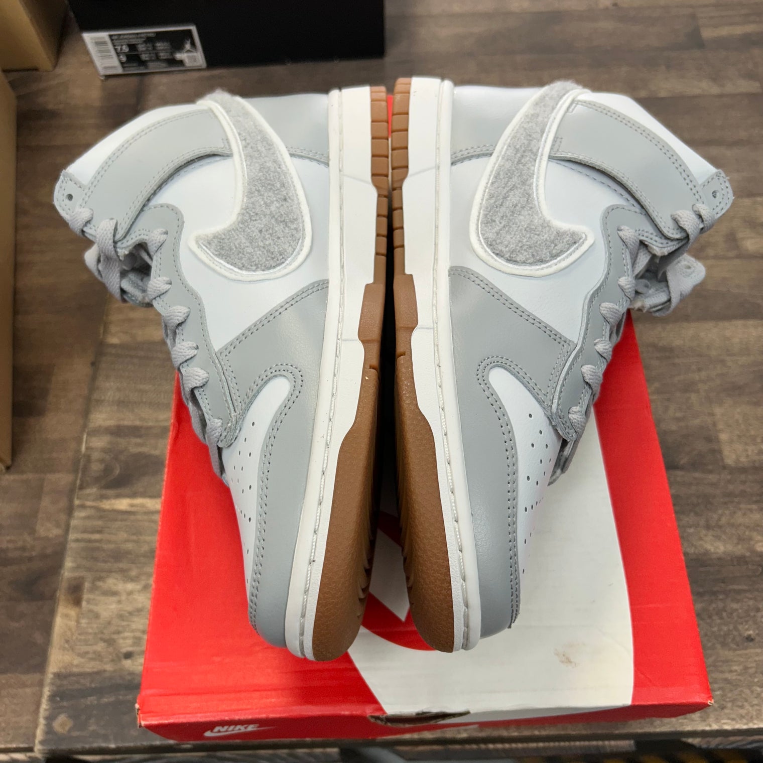 Chenille Swoosh Light Smoke Grey Dunk High University (USED)