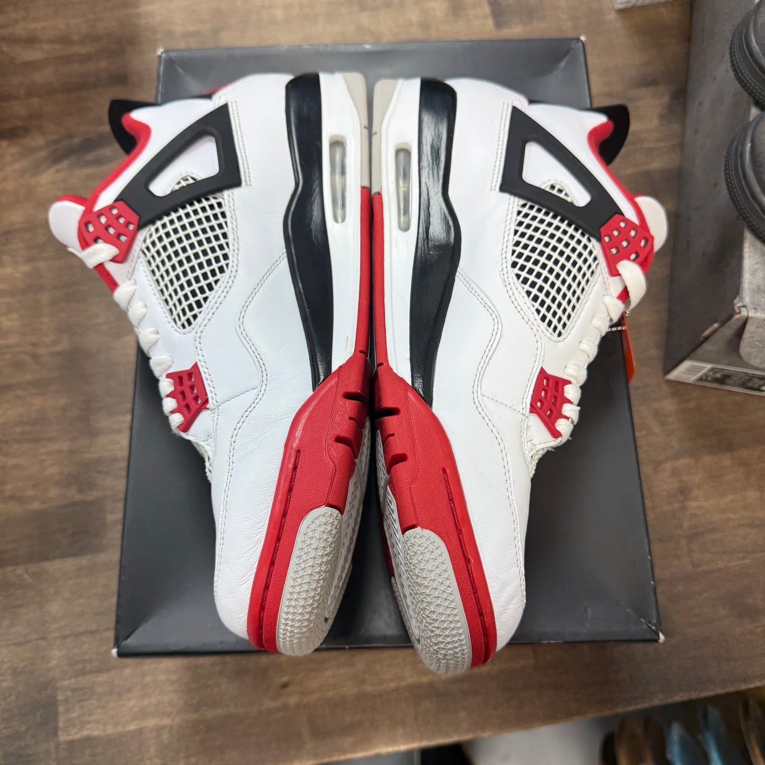 Jordan 4 Retro Fire Red (2020) (US 11.5) (USED)